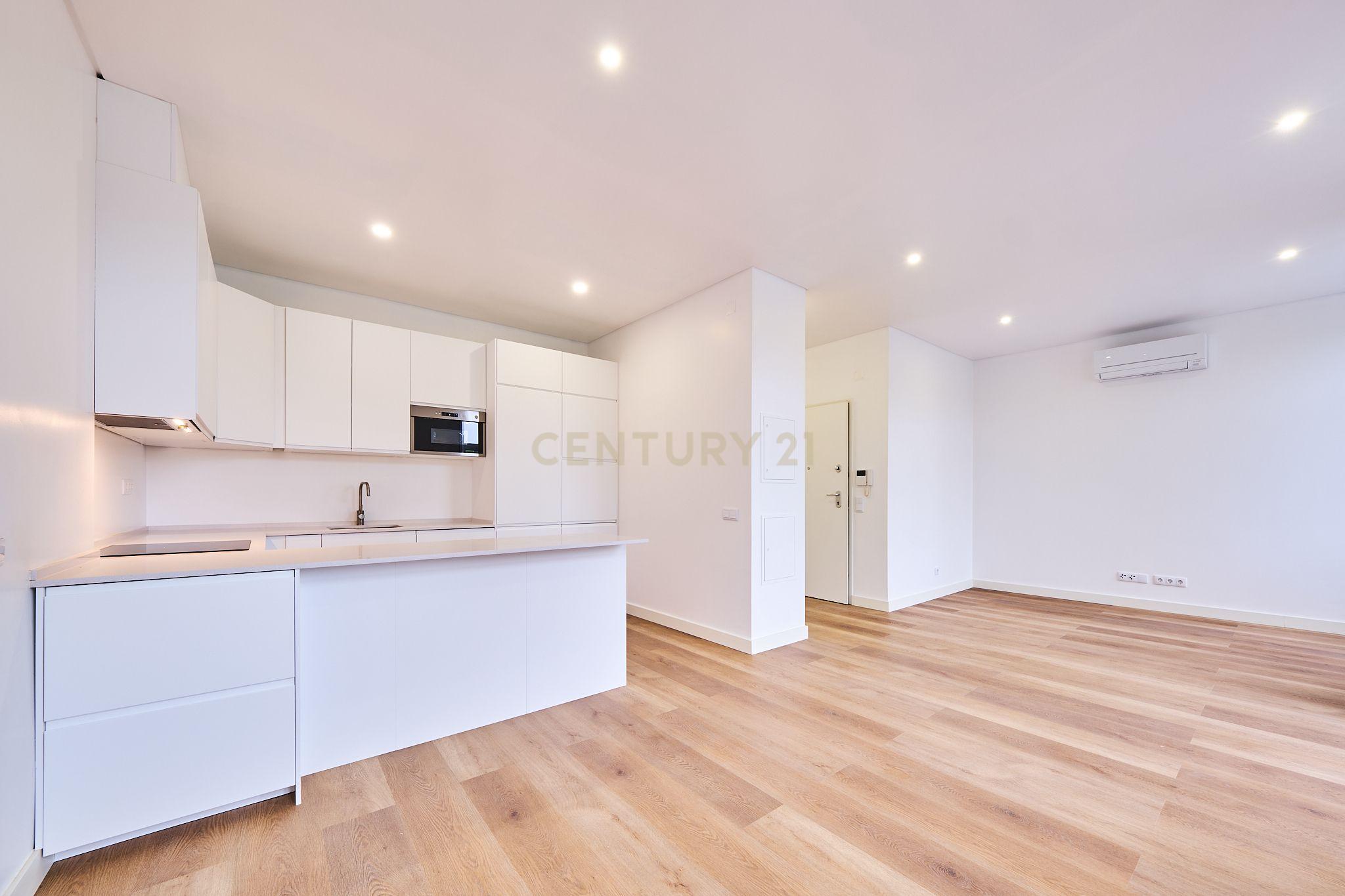 Fotografia 12 de Apartamento T2 de Prestígio Totalmente Renovado na Avenida Luísa Todi – Setúbal