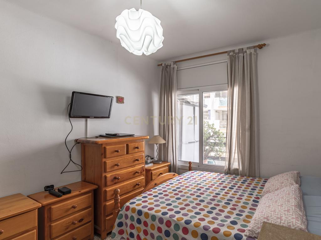 Oportunidade de Investimento em Salou – Apartamento com Licença Turística e Duas Varandas - Image 4