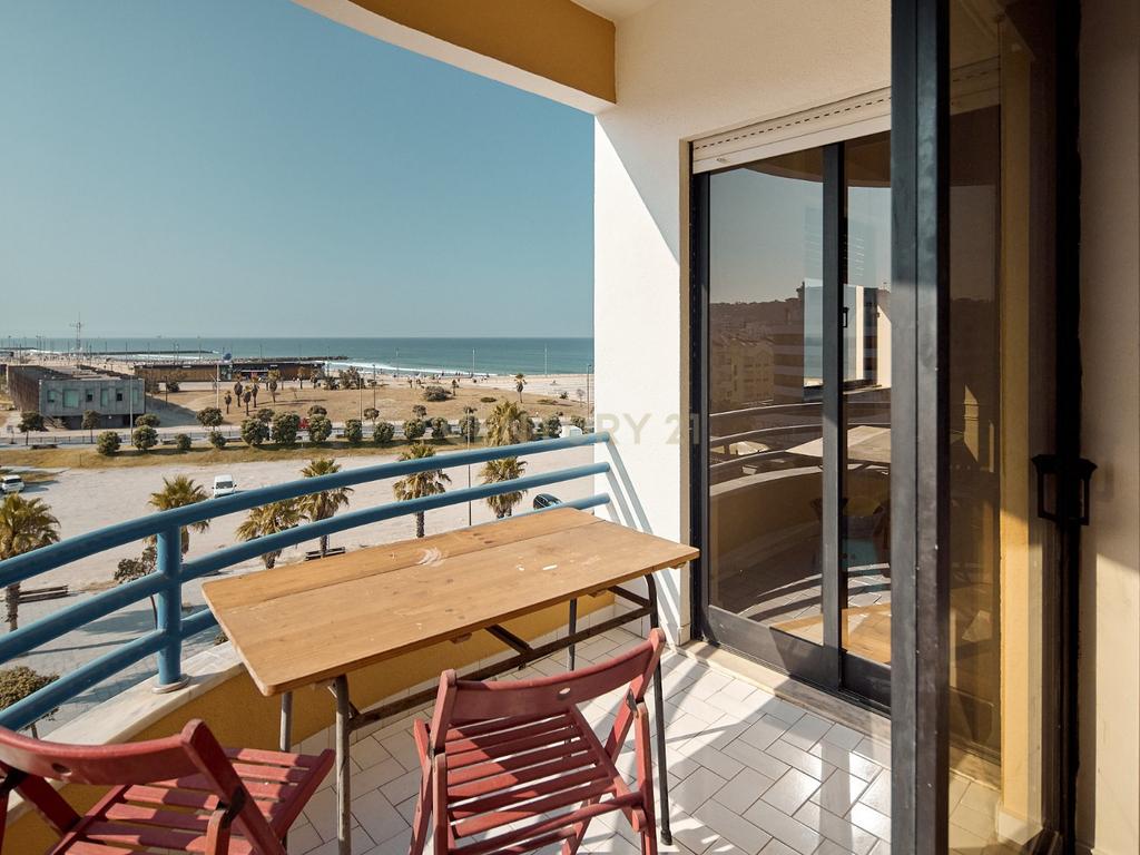 Apartamento T1  Renovado com Vista Panorâmica Costa da Caparica - Almada - Image 1