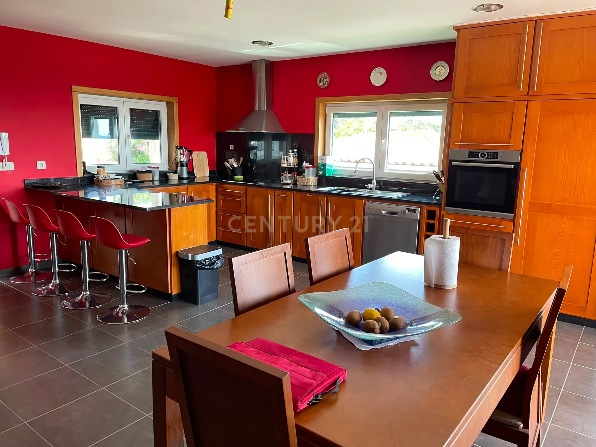 Fotografia 9 de Magnífica casa de campo com 4 quartos, garagem e jardim.