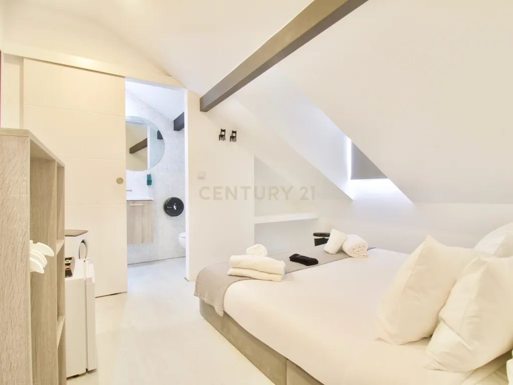 Apartamento Duplex em Alojamento Local - Almada - Image 19