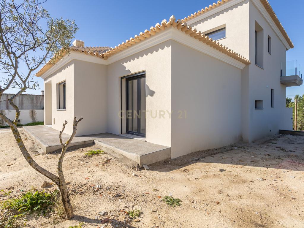 Carisma e boas áreas na sua Moradia Nova T4 Suites!!! no Pinhal do General - Image 13