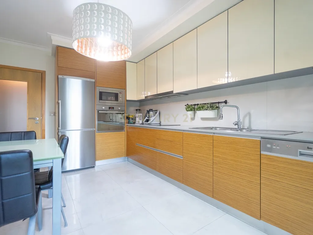 Apartamento T3 - Seminovo - C/ garagem - Image 11