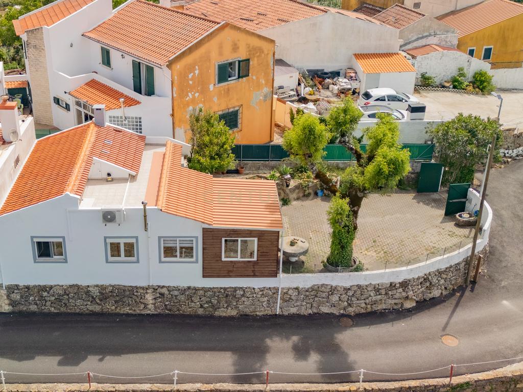 Moradia T2 com jardim e vista serra - qualidade de vida a 30 minutos de Lisboa | Arruda dos Vinhos - Image 1