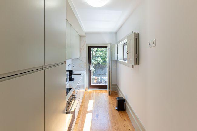 Apartamento T1 de charme com jardim no centro do Porto - Image 22