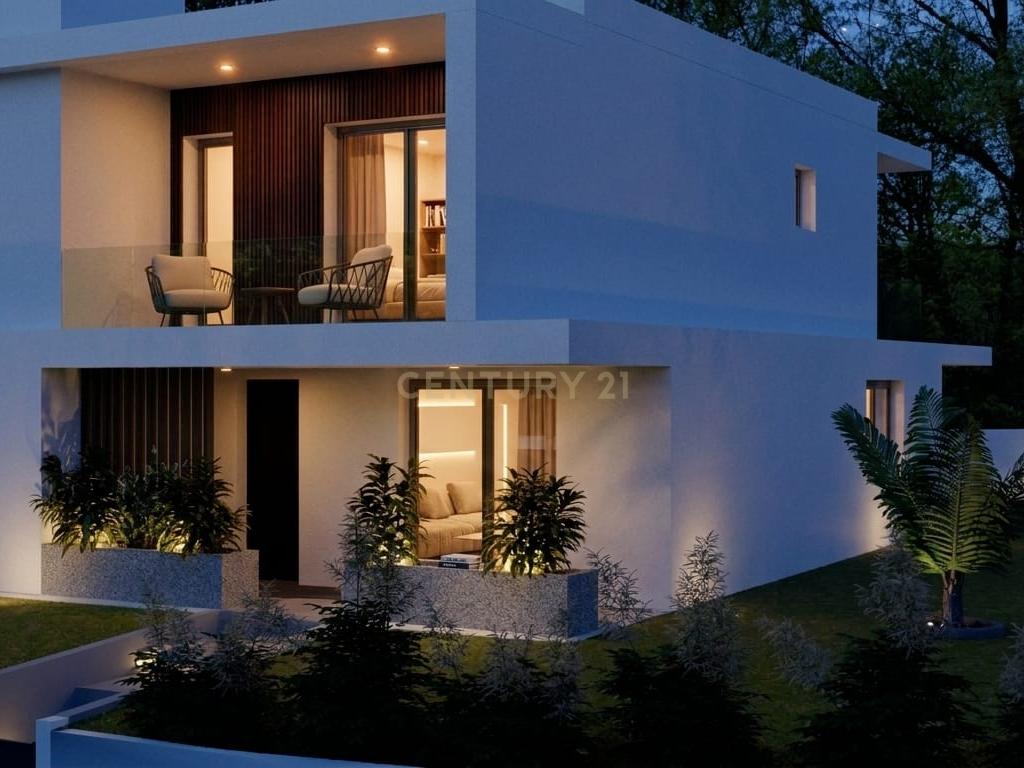Moradia Nova com 4 Quartos - Image 1