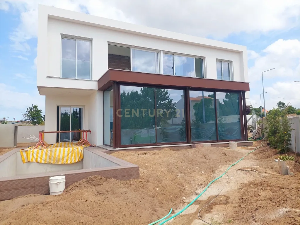 MORADIA NOVA 3 SUITES PISCINA E JARDIM A 10 MINUTOS DAS PRAIAS - Image 3