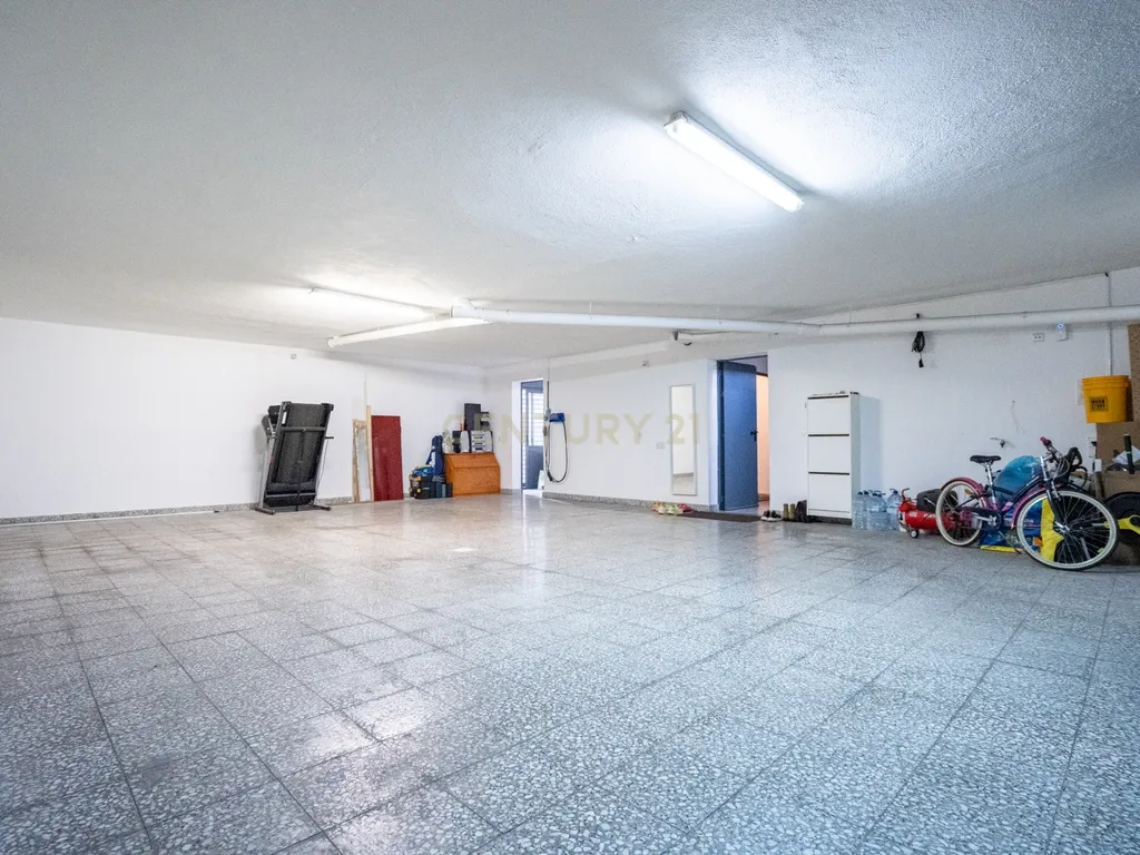 Moradia Contemporânea T4 em Santo António da Charneca - Barreiro - Image 51