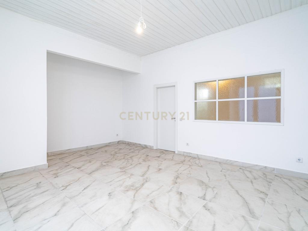 CASA PONTE VELHA – 2 CASAS TOTALMENTE RENOVADAS COM GRANDES JARDINS E VISTAS PANORÂMICAS - Image 26