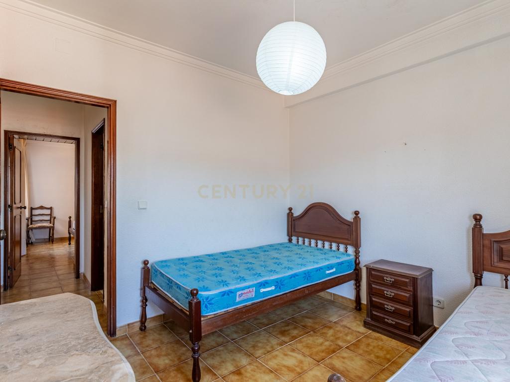Apartamento T2 com garagem na Costa da Caparica - Image 18