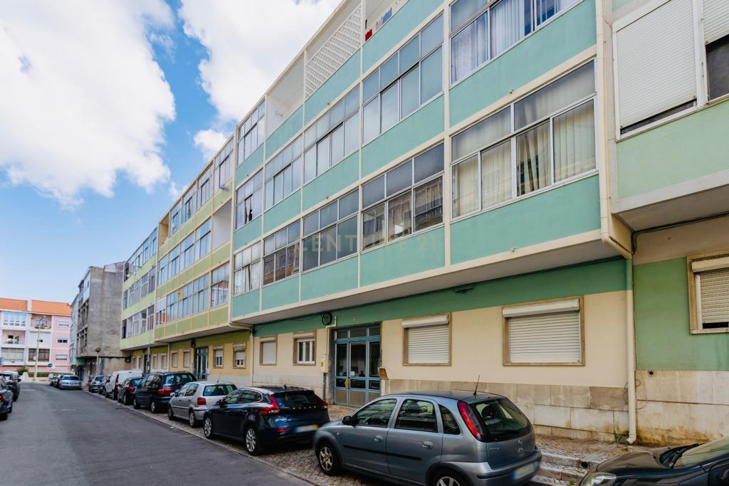 Apartamento T-0 convertido em T- 1 - Image 24