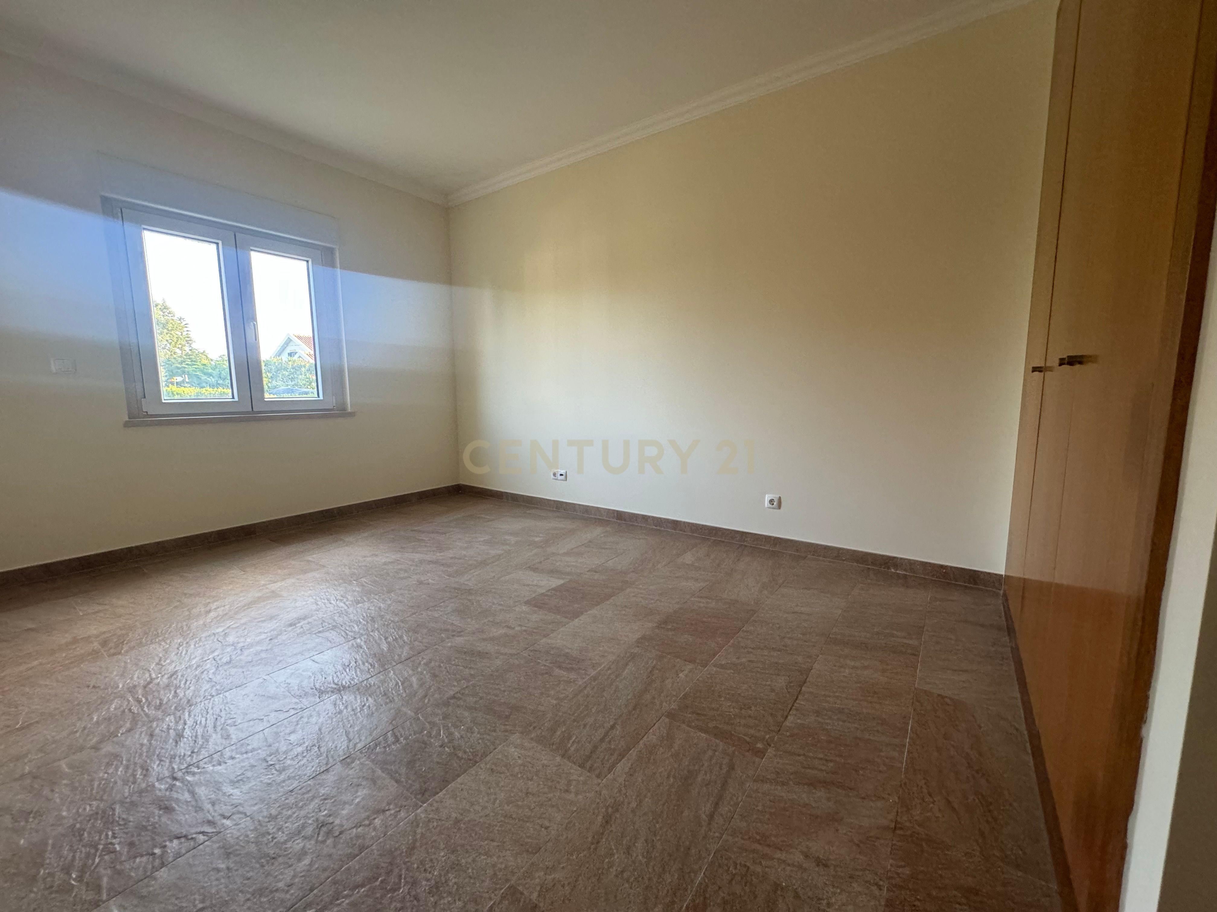 Encantadora moradia de 3 quartos situada no condomínio fechado Casas da Aldeia, em São Francisco da Serra - Image 30