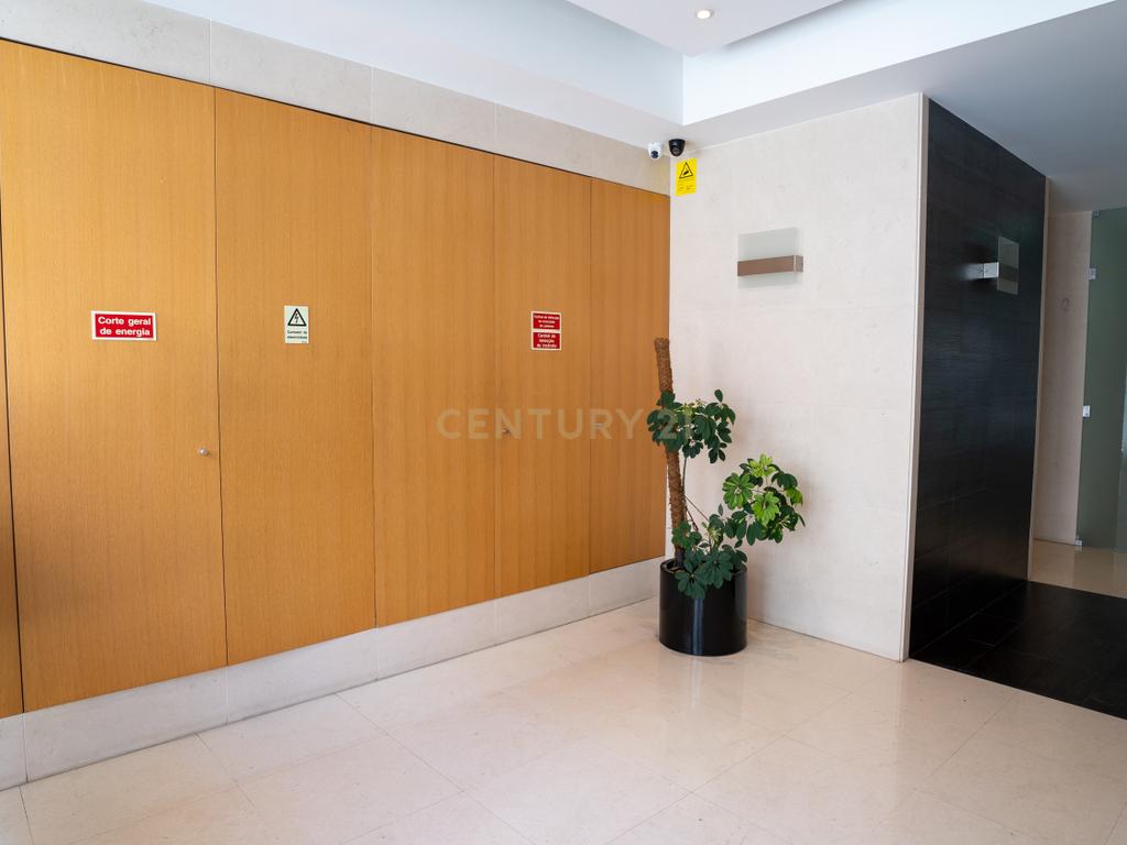 Apartamento com Terraço T2  de Charme em Benfica - Excelência e Conforto - Image 46