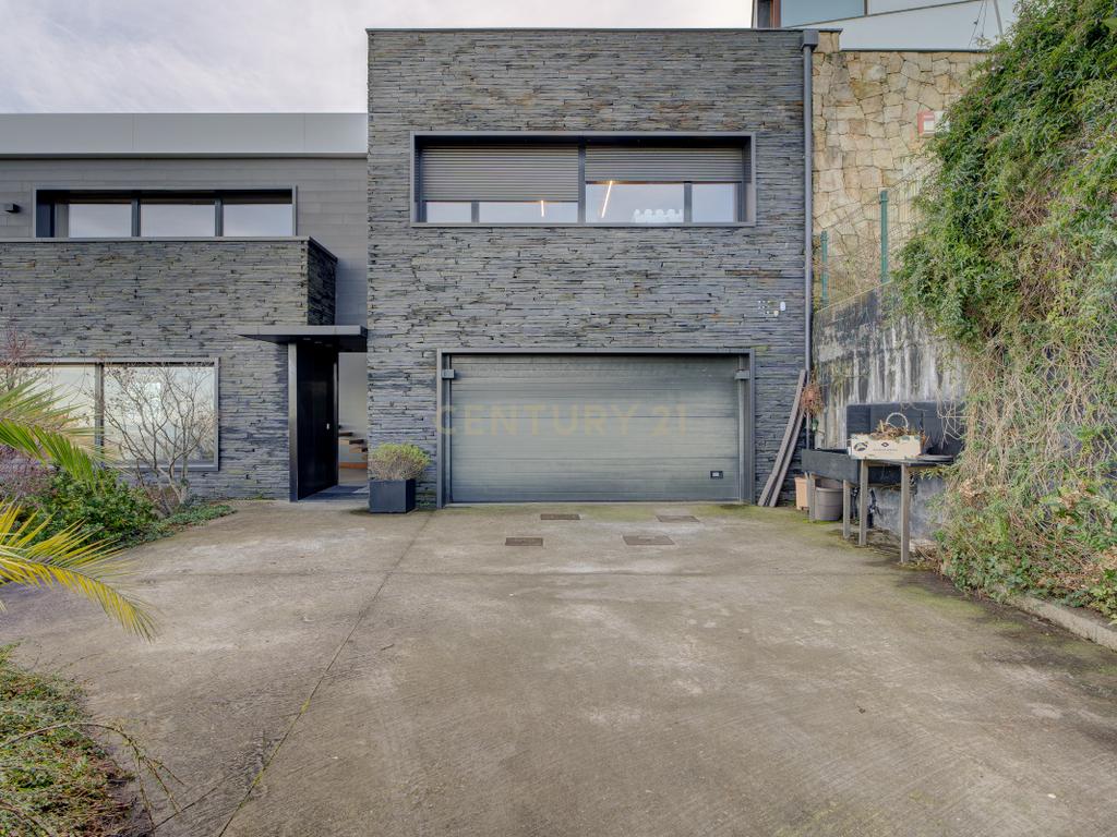  - Image 11