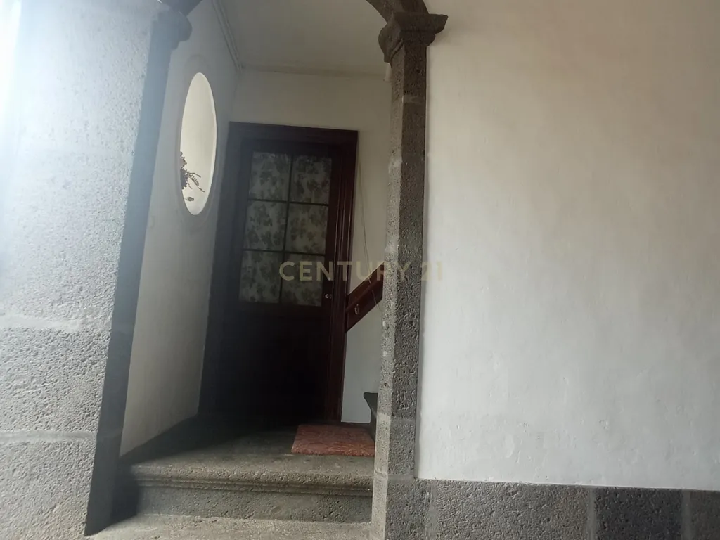 Moradia no Centro de Santa Cruz da Graciosa - Image 6