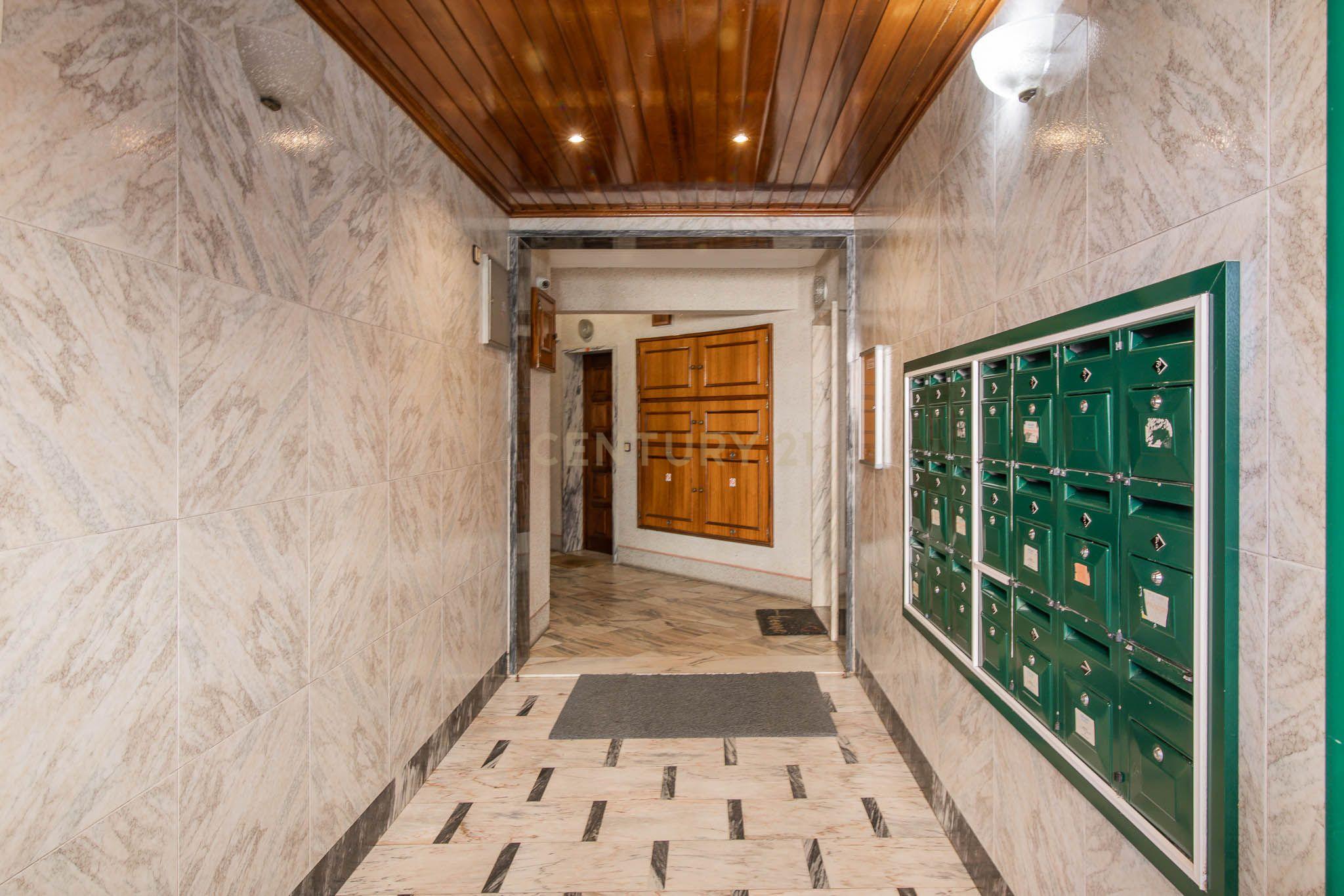 Apartamento T1 em Massamá - Image 10