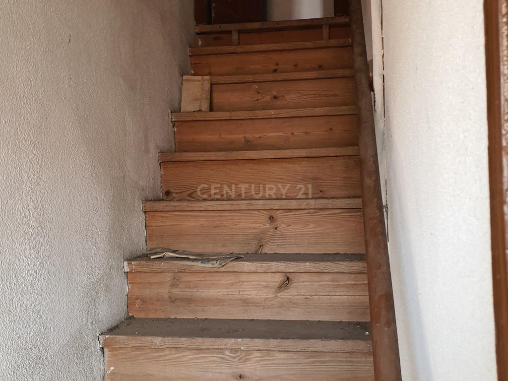 Prédio para remodelação na Mouraria - Image 3