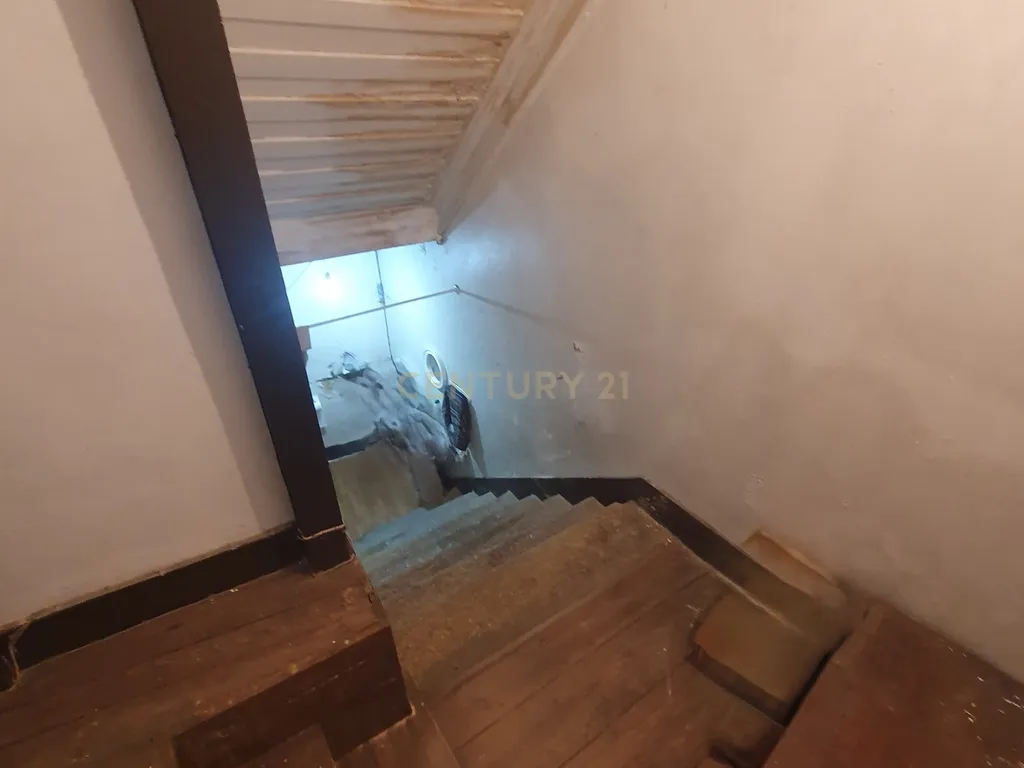 Oportunidade de Investimento na Guarda! Edificio 4 andares - Image 7
