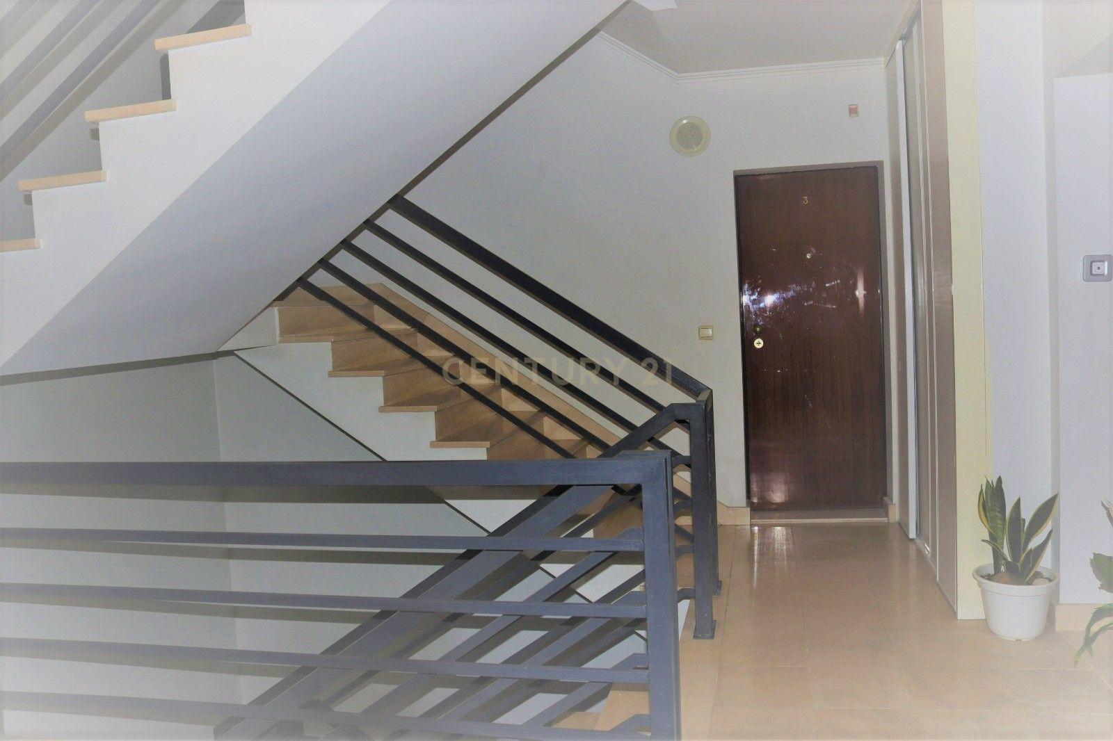Apartamento T3 Remodelado c/ Garagem Arrecadação | Centro de Mafra - Image 18