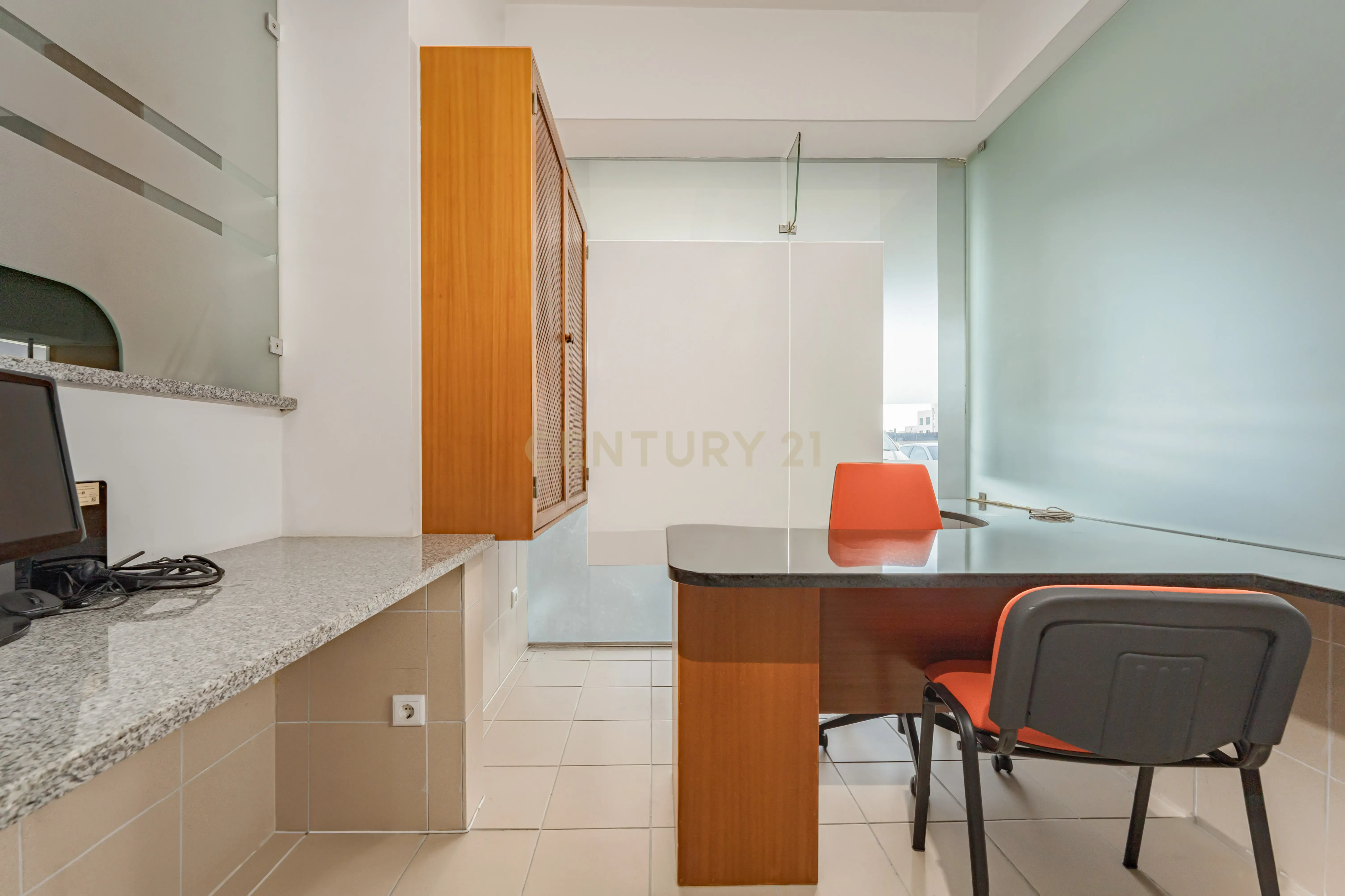 Loja/Escritório para Arrendamento em São Martinho, Funchal - Image 14