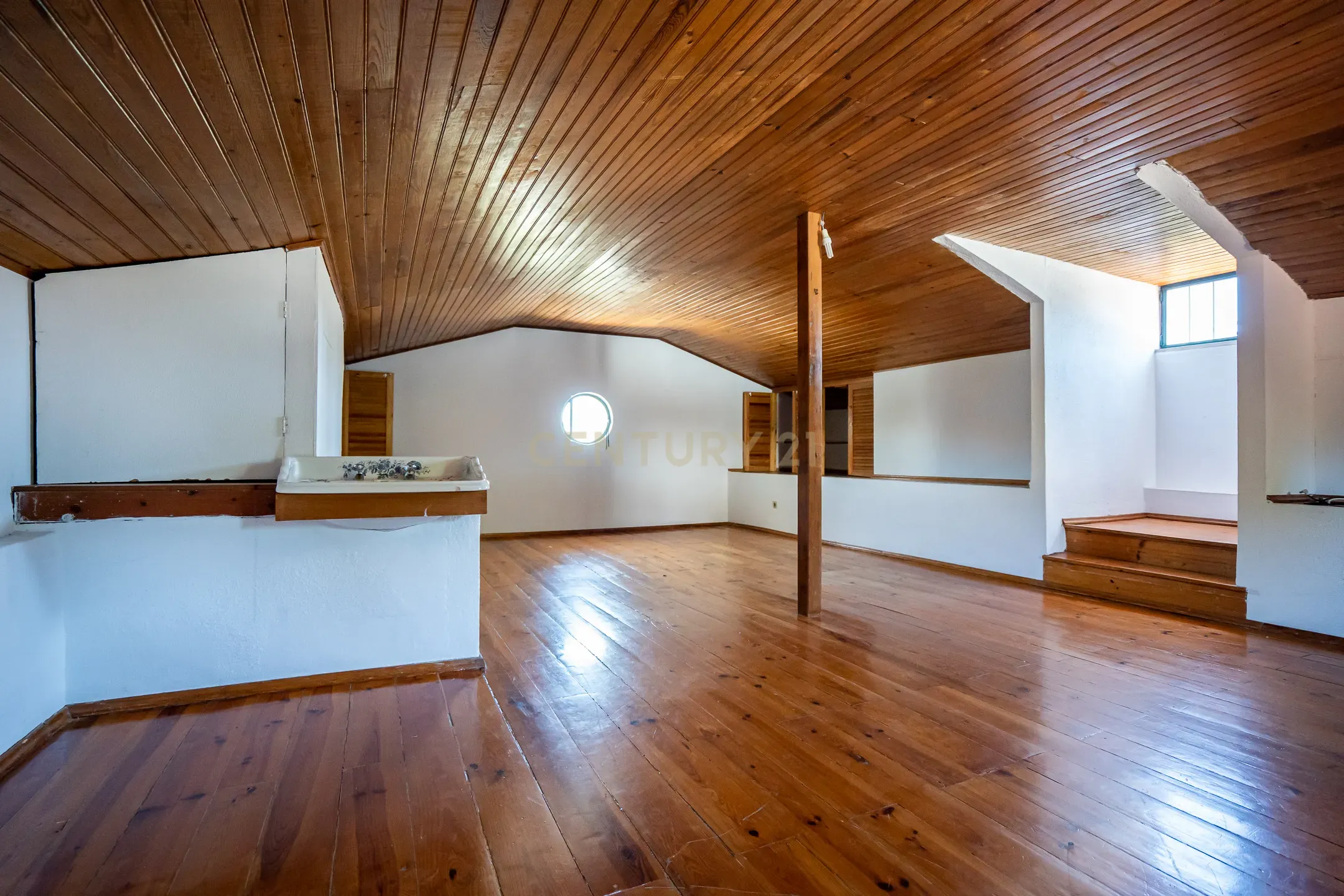 Moradia isolada com piscina no Estoril - Image 26