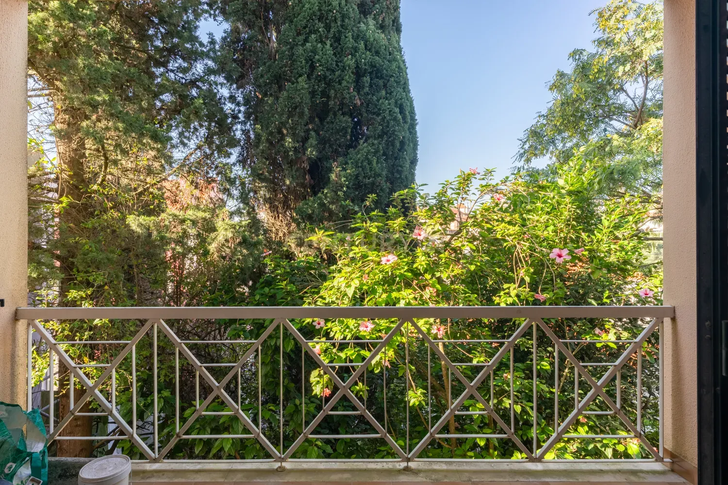 Apartamento T2 em condomínio fechado Monte Estoril - Image 3