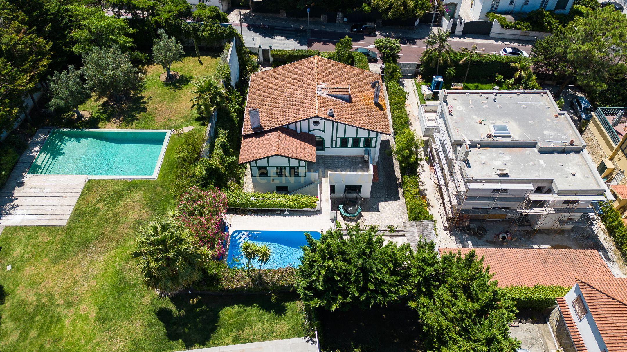Moradia isolada com piscina no Estoril - Image 38