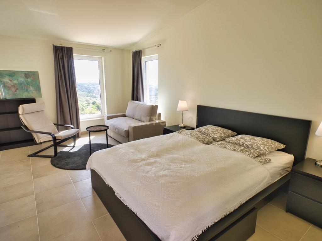 Herdade de 271 Hectares no Barlavento Algarvio, com moradia + 4 estudios, piscina, 9 barragens, 3 estufas. - Image 25