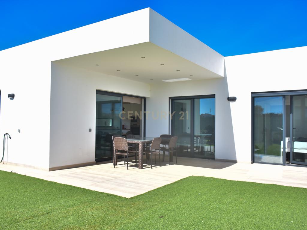 Luxo e Tranquilidade em Sagres: Uma Moradia Contemporânea à espera de ser sua! - Image 30