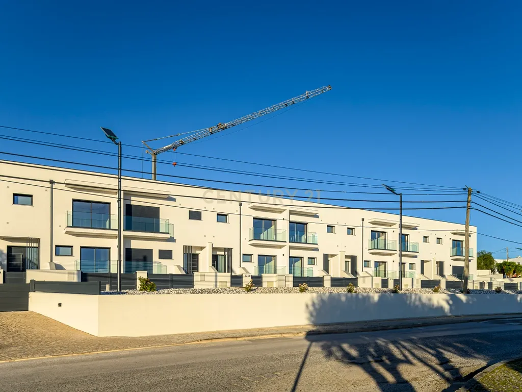 Condomínio Villas Mor || Moradia T3 - Segmento de Luxo || Aveiras de Cima || OBRA NOVA - Image 2