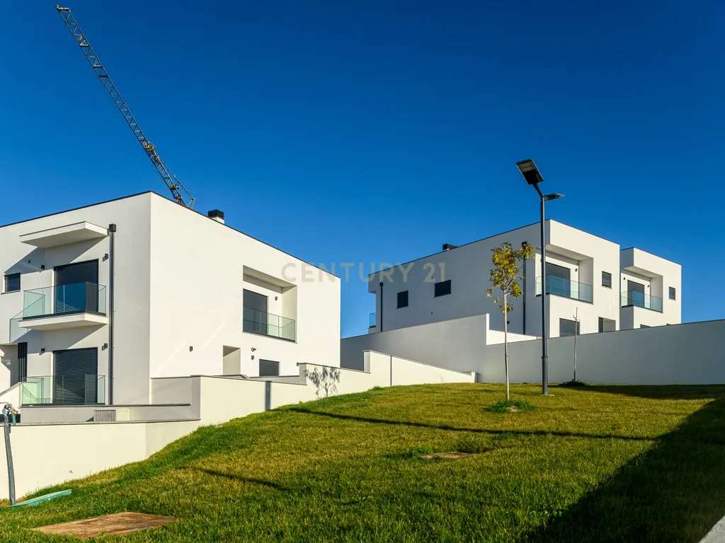 Condomínio Villas Mor || Moradia T4 - Segmento de Luxo || Aveiras de Cima || OBRA NOVA - Image 60