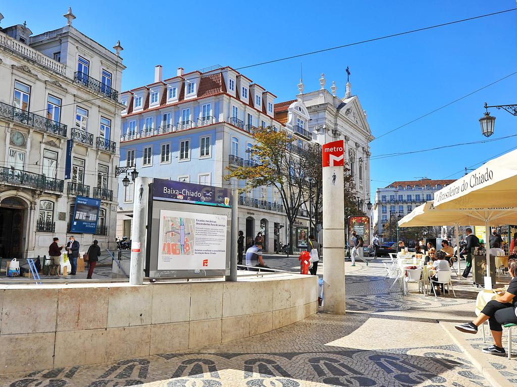 Prédio bem conservado na Rua Luz Soriano. Em Venda! - Image 35