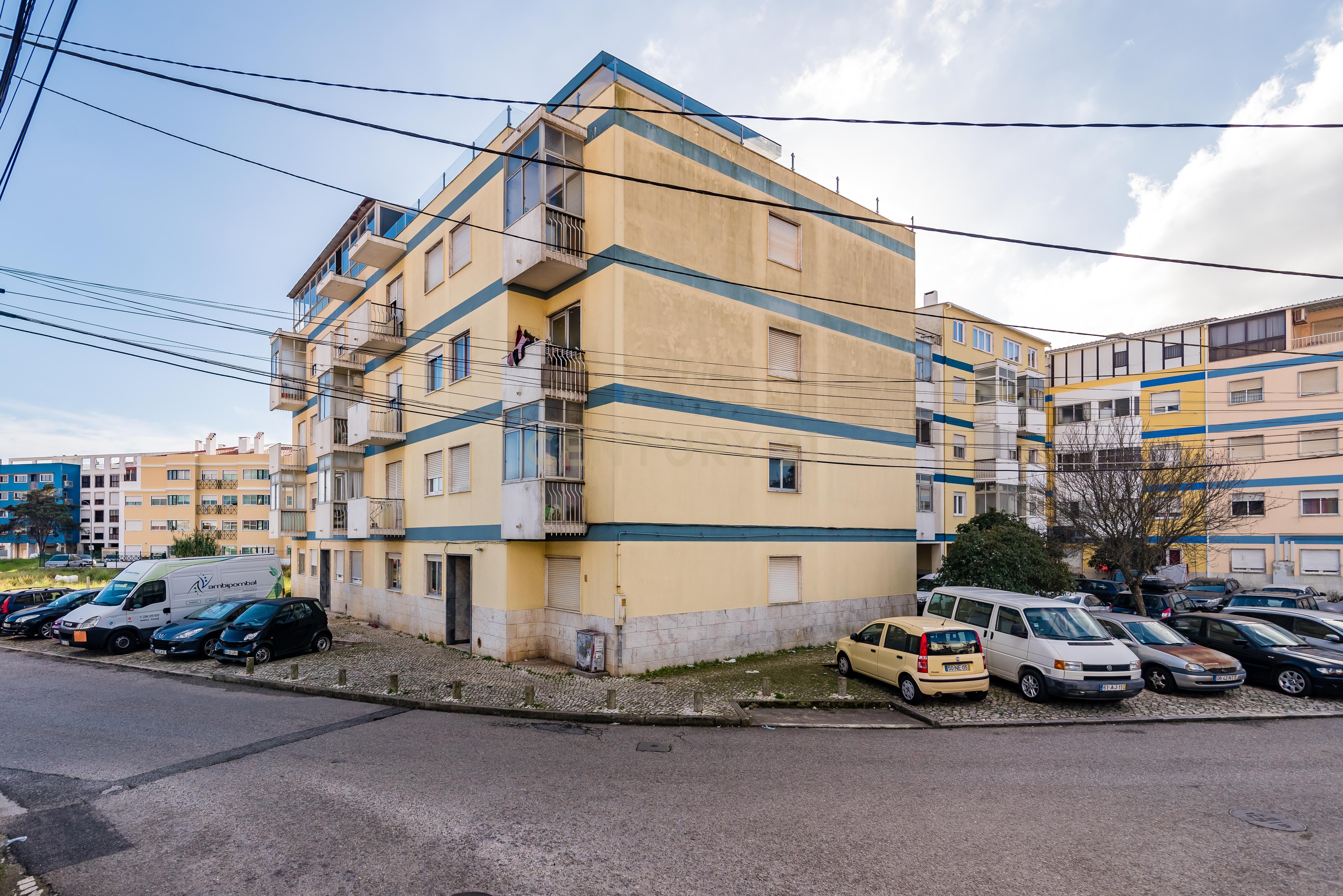 Duplex Renovado com Terraços em Mem-Martins - Image 58