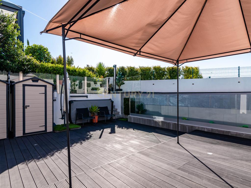 Moradia T3+2 | Sesimbra com Piscina, Jacuzzi, duas Pérgulas Bioclimáticas e muito mais. - Image 76