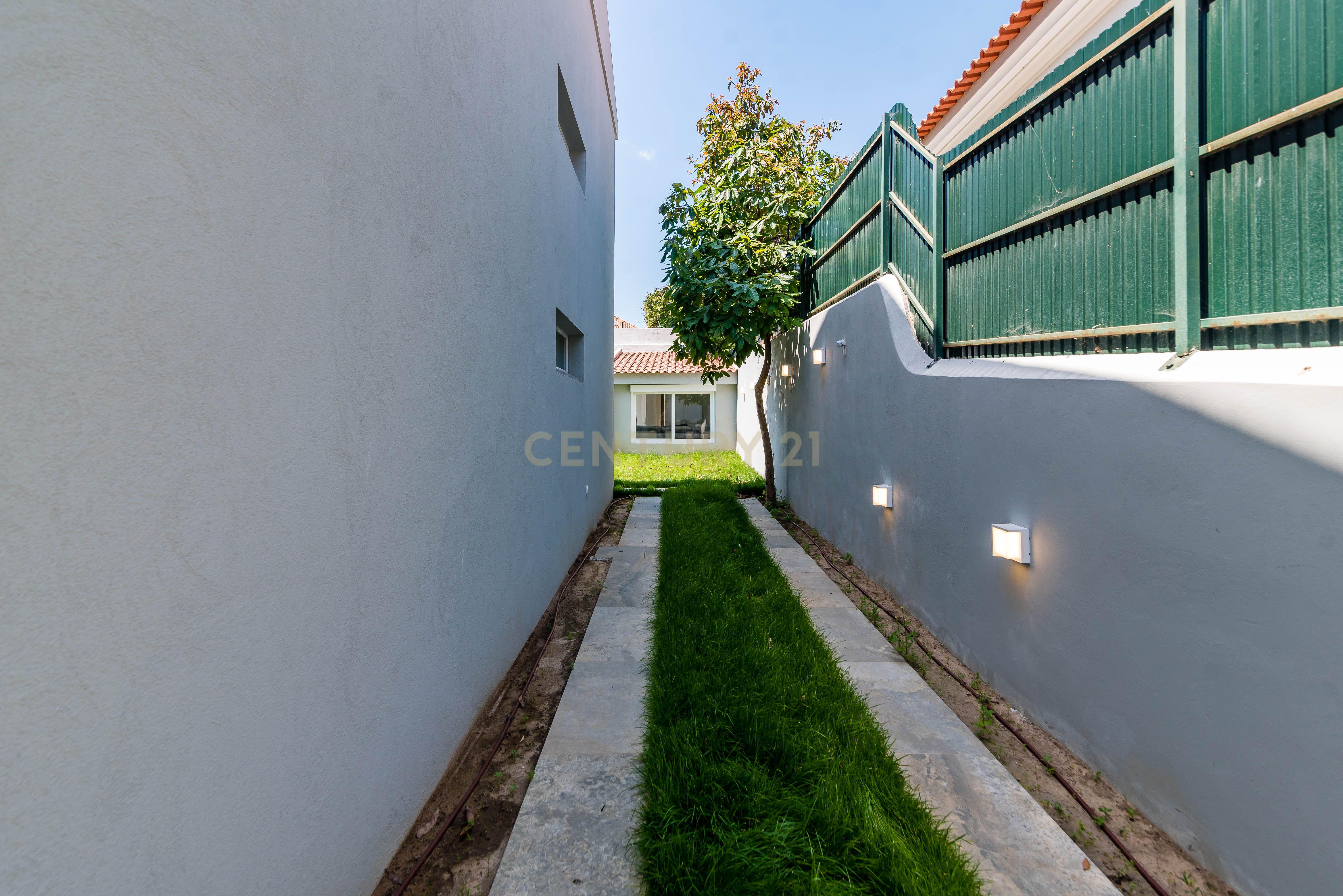 Moradia T4+T0 em Pampilheira-Cascais - Image 36