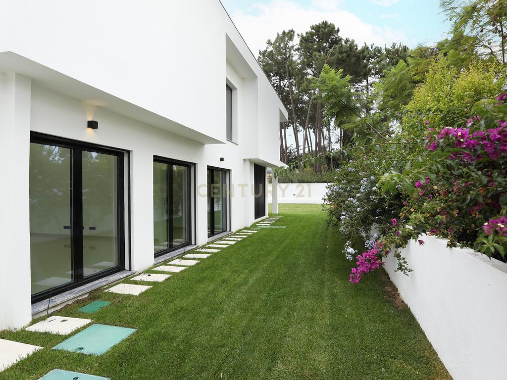Moradia Luxo 4 Quartos na Verdizela - Image 6
