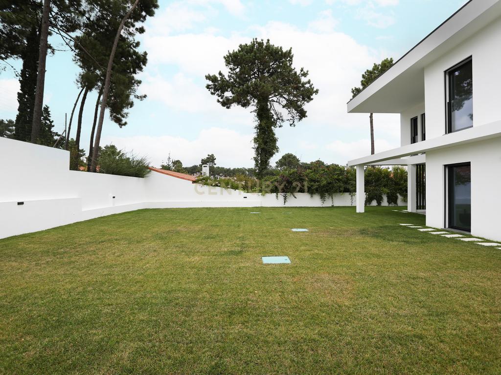Moradia Luxo 4 Quartos na Verdizela - Image 11