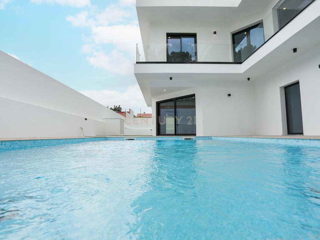 Moradia Luxo 4 Quartos na Verdizela - Image 9
