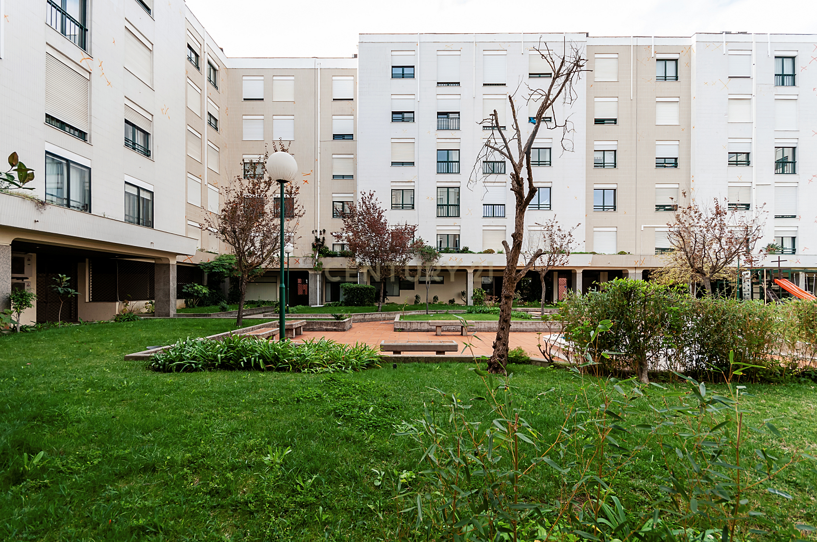 T3 em condomínio fechado, Parque Europa, Lumiar. - Image 44