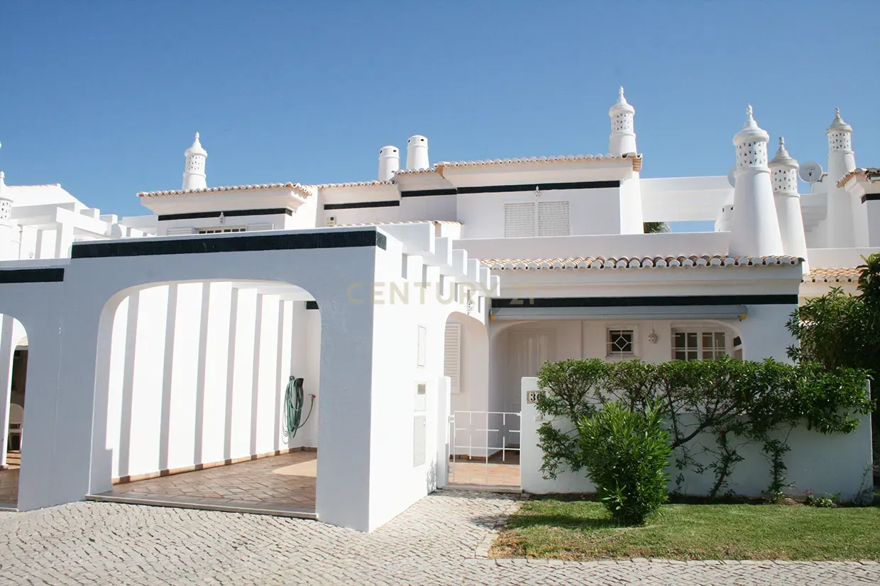 Arrendamento Moradia T3 Vilamoura - Image 2