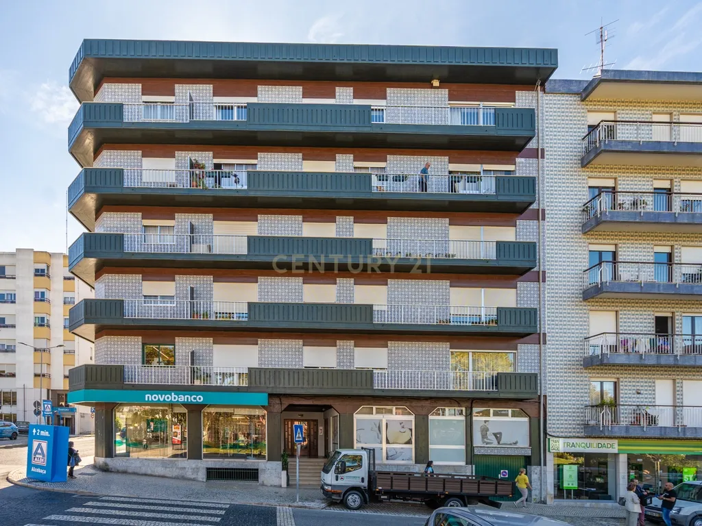 Excelente Duplex no Centro de Alcobaça - Image 15