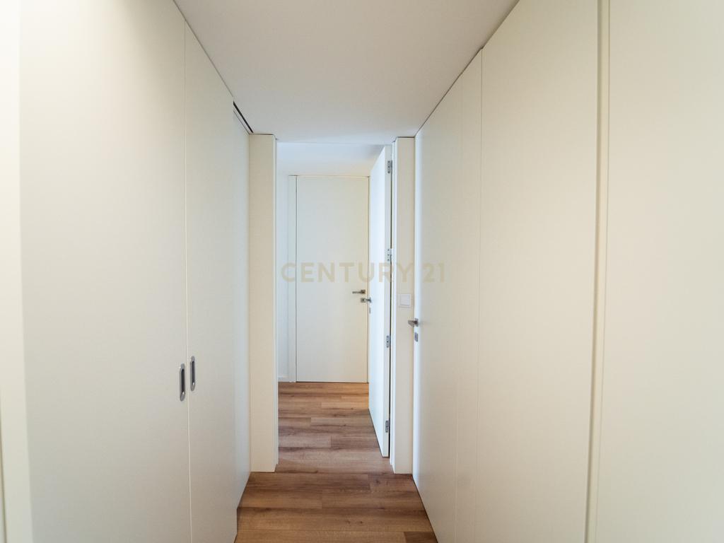 Apartamento T1 - Bonfim - Image 11