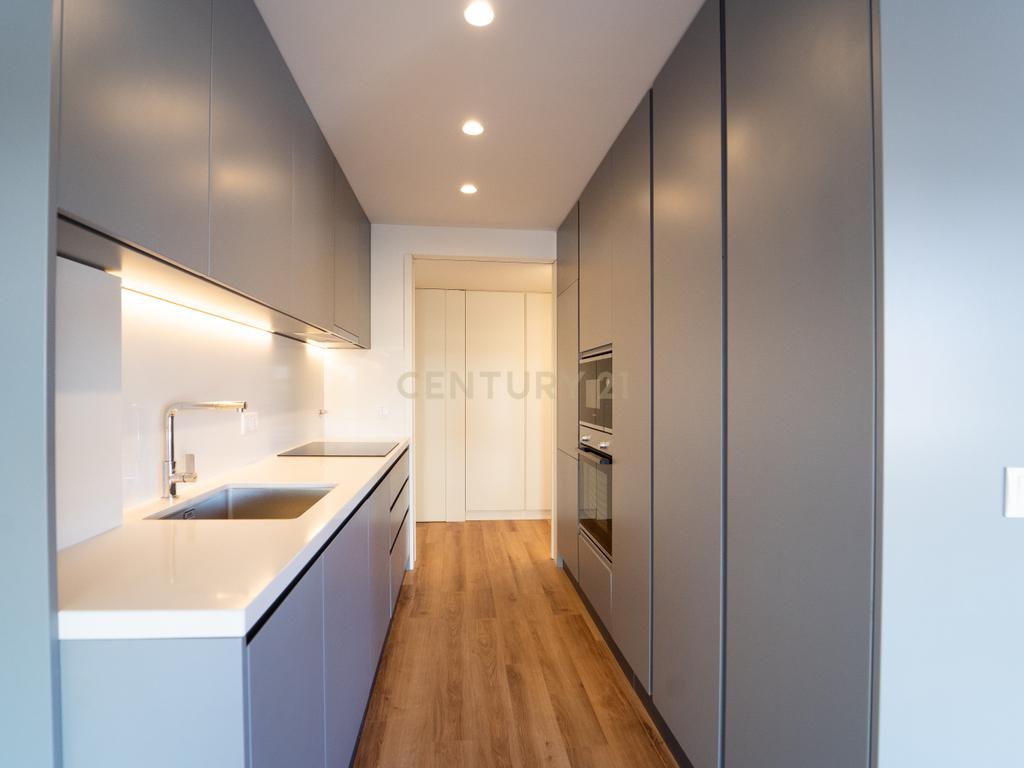 Apartamento T1 - Bonfim - Image 1