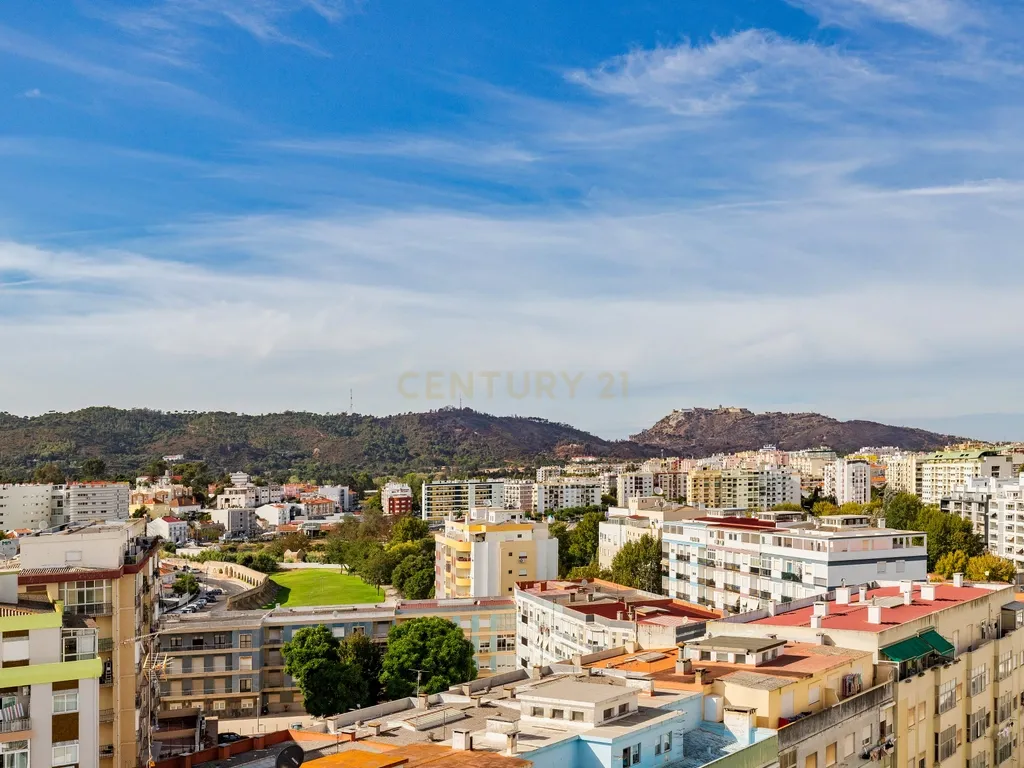 Apartamento T3 Renovado com Vista Panorâmica – Investimento com Rendimento Imediato - Image 28