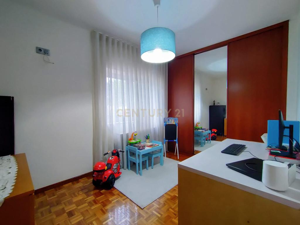 Apartamento T3 com Terraço e Vista na Póvoa de Varzim - Image 20