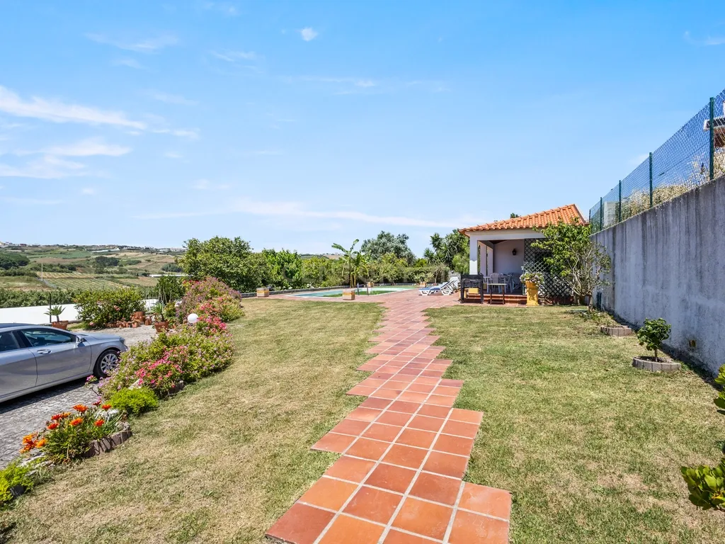 Moradia T5 com Piscina em Lourinhã - Image 36