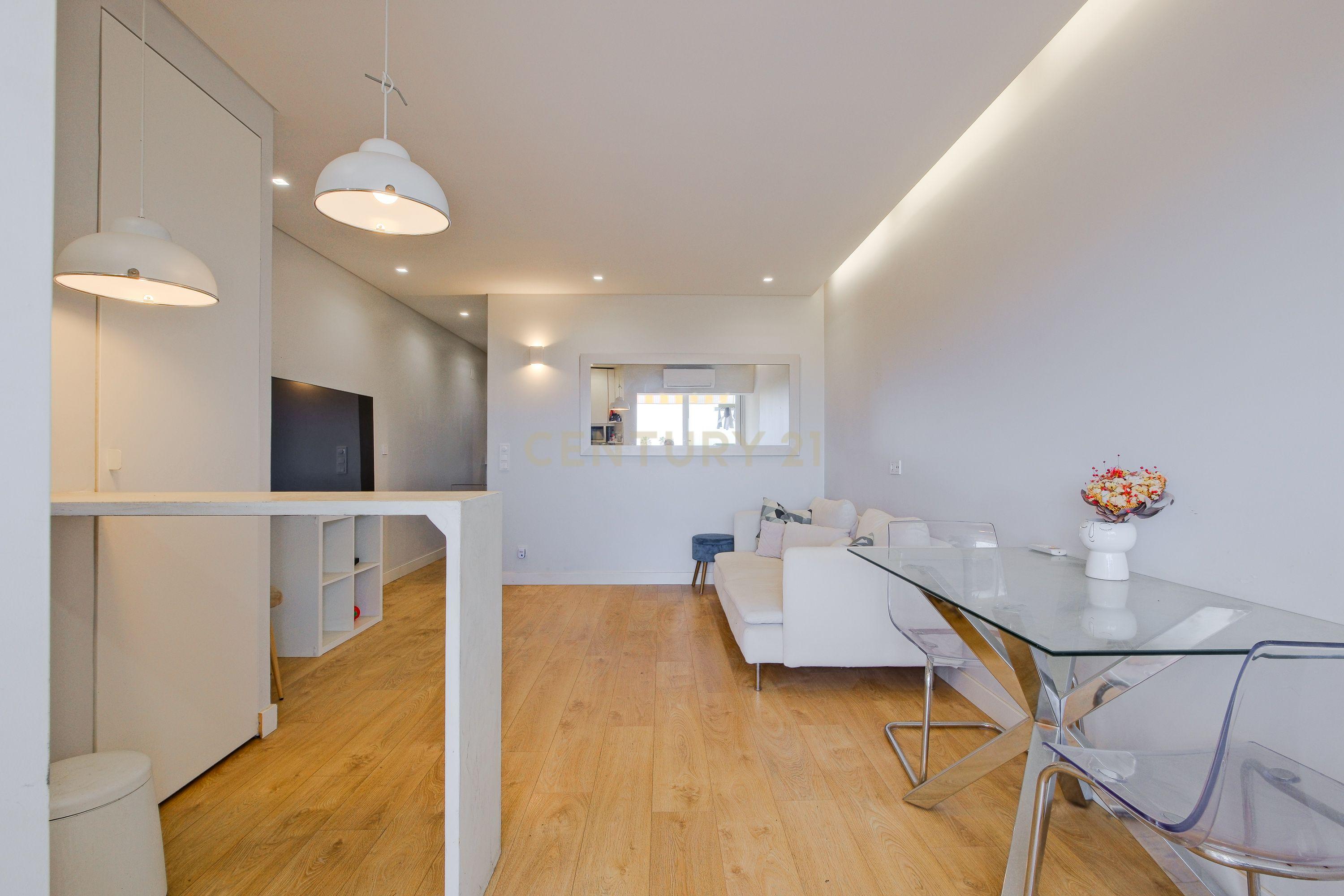 Fotografia 6 de Apartamento T1 remodelado, em Carcavelos a 2 minutos a pé da praia