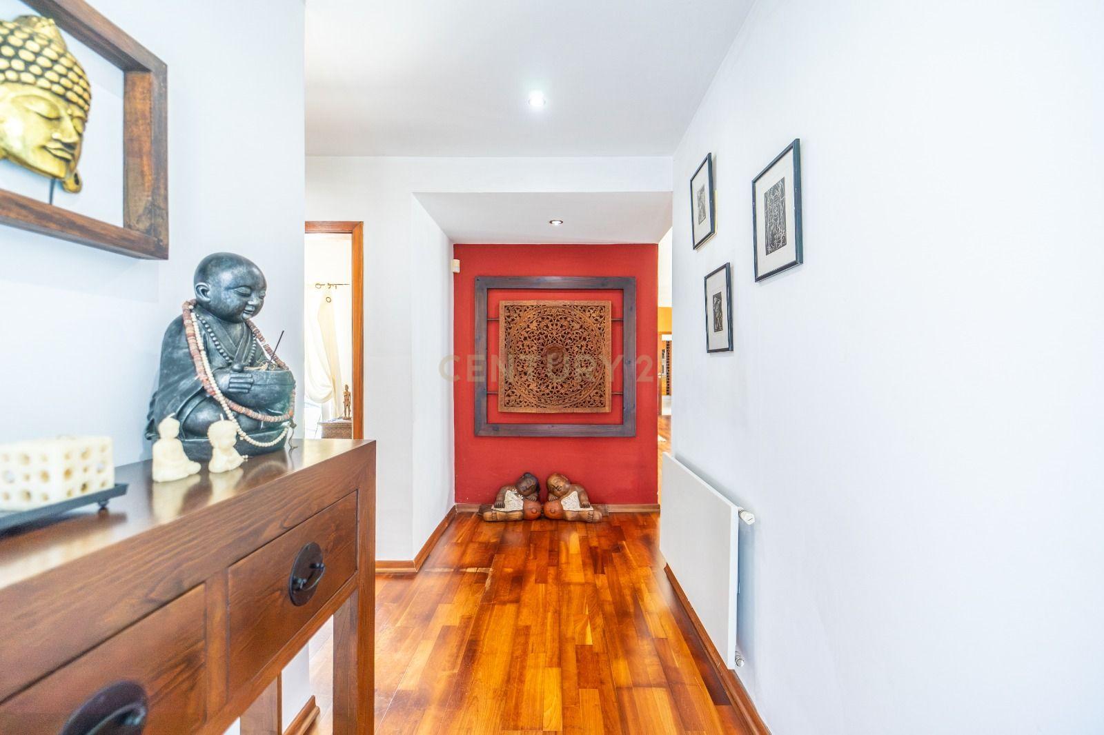 Fotografia 5 de Troque o Seu Apartamento por Moradia com Piscina na Marisol