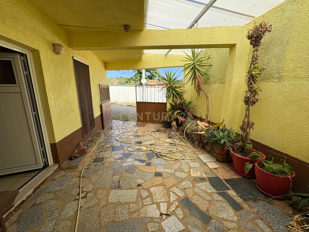 Moradia T4 com Terreno - Salsas - Bragança - Image 10