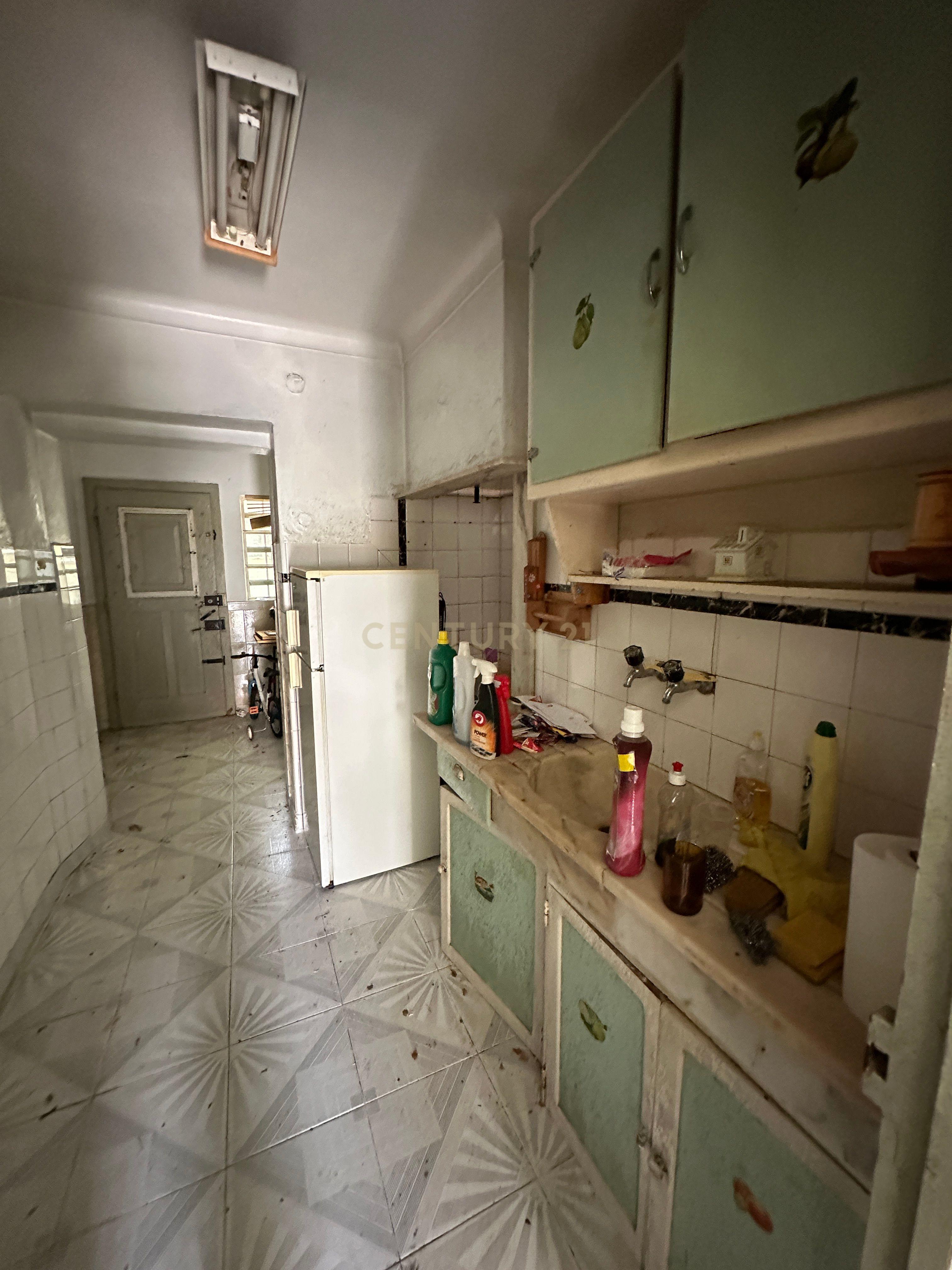Moradia para Remodelação ou ampliação no Bairro do Pombal, Almada  - Image 16